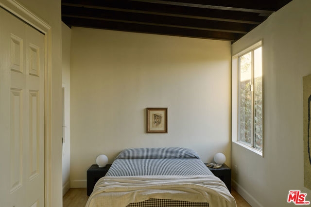 11764 Laurelcrest Drive, Studio City CA: https://media.crmls.org/mediaz/084bdd82-16cc-438f-a9cd-4392f0a01c80.jpg