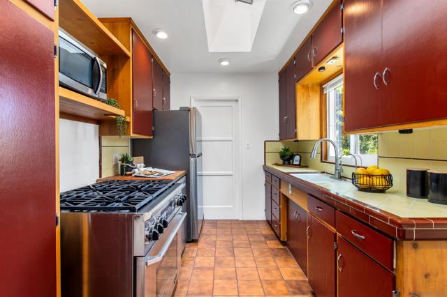 4723 Boulder Pl, La Mesa CA: https://media.crmls.org/mediaz/084c2bdb-91c7-45d9-a516-3f1070ef8aa2.jpg