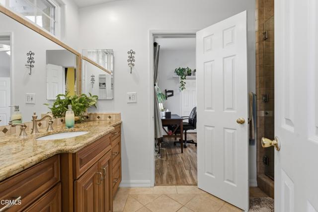 Detail Gallery Image 10 of 25 For 23508 Canzonet St, Woodland Hills,  CA 91367 - 5 Beds | 3 Baths