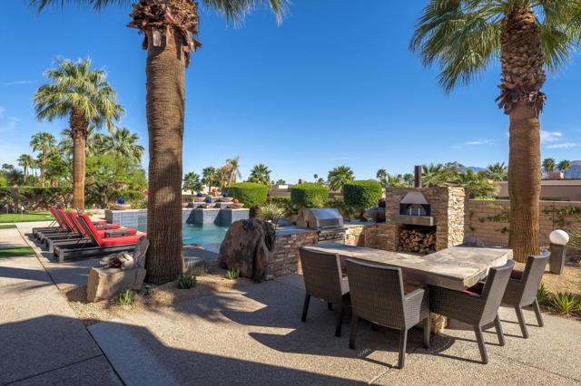 8 Ledgestone Lane, Rancho Mirage CA: https://media.crmls.org/mediaz/084d197b-74e7-4b87-a987-4834dd171553.jpg