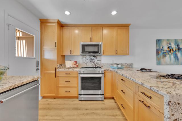 Detail Gallery Image 18 of 51 For 6050 Henderson #9,  La Mesa,  CA 91942 - 3 Beds | 2 Baths