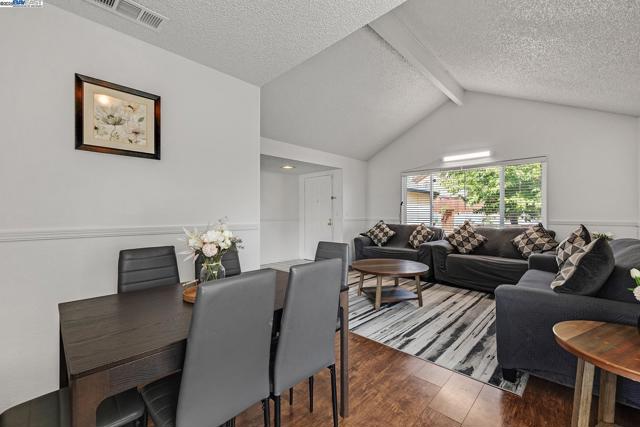 106 Fieldstone Way, Vallejo CA: https://media.crmls.org/mediaz/084e318f-dee5-49fa-ac80-0893f817e6dc.jpg
