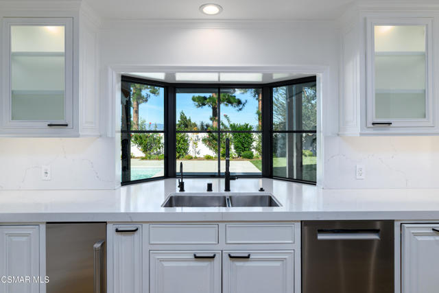 87 Pinecrest Road, Westlake Village CA: https://media.crmls.org/mediaz/084e9269-8ad7-45fd-85d8-0c62a7895029.jpg