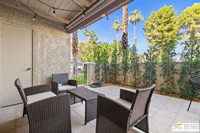 2180 S Palm Canyon Drive, Palm Springs CA: https://media.crmls.org/mediaz/084f295d-8ab4-4efd-ae27-1f747f8cf087.jpg