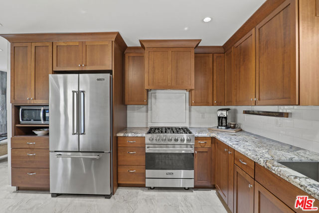 877 Chelsea Court photo 4