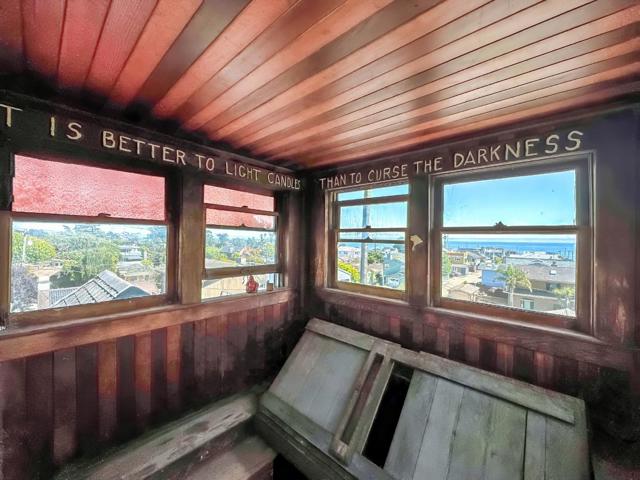 21130 E Cliff Drive, Santa Cruz CA: https://media.crmls.org/mediaz/084fb013-2ec6-4e54-83f1-0e9ce3ab40d5.jpg