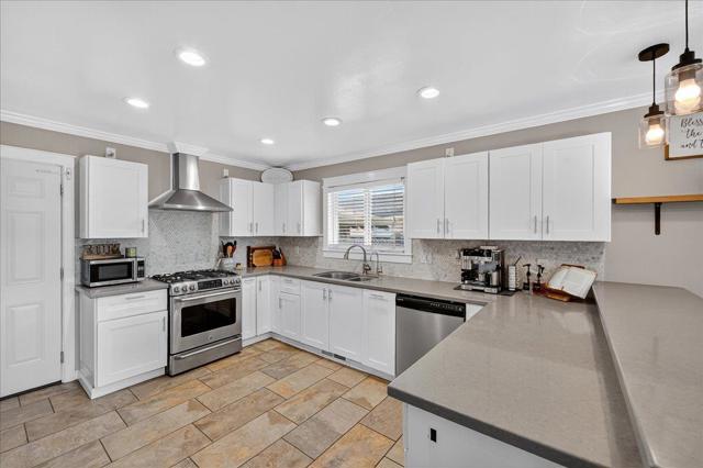 877 San Simeon Drive, Salinas CA: https://media.crmls.org/mediaz/084fbc24-8fc0-4c15-b8e4-05d2ba1f709d.jpg