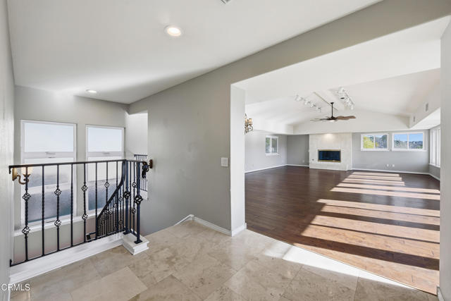 Detail Gallery Image 18 of 74 For 2207 Terra Bella Ln, Camarillo,  CA 93012 - 6 Beds | 3 Baths