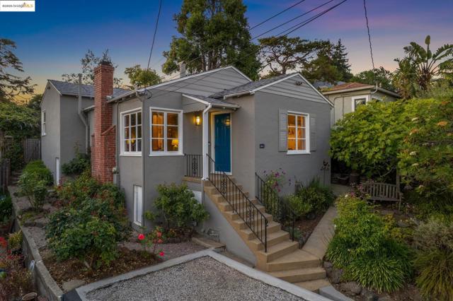 4221 Whittle Ave, Oakland CA: https://media.crmls.org/mediaz/0850619e-2b4b-4937-aff3-cd6a23ac9a0e.jpg