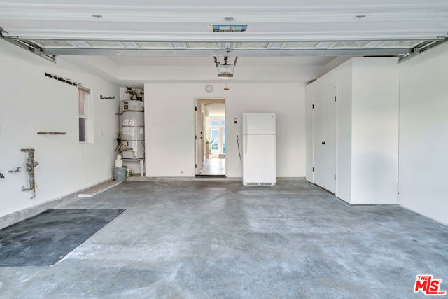 6412 Lunita Road, Malibu CA: https://media.crmls.org/mediaz/08508a61-a273-47e6-900f-cc3a08e5f374.jpg