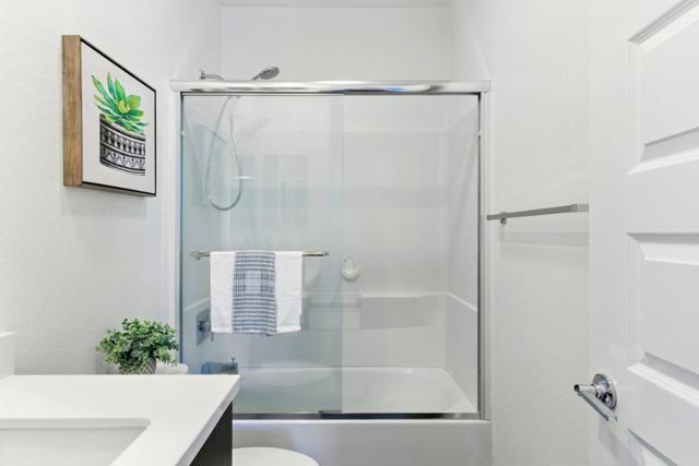 528 Odyssey Lane, Milpitas CA: https://media.crmls.org/mediaz/0850a26c-35dd-4ce5-9dac-9f3bad39c1dd.jpg