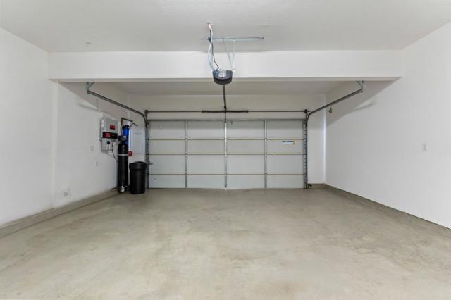 17920 Stoney Creek Way, Morgan Hill CA: https://media.crmls.org/mediaz/08515edb-99cf-4236-913f-54f86f37008e.jpg