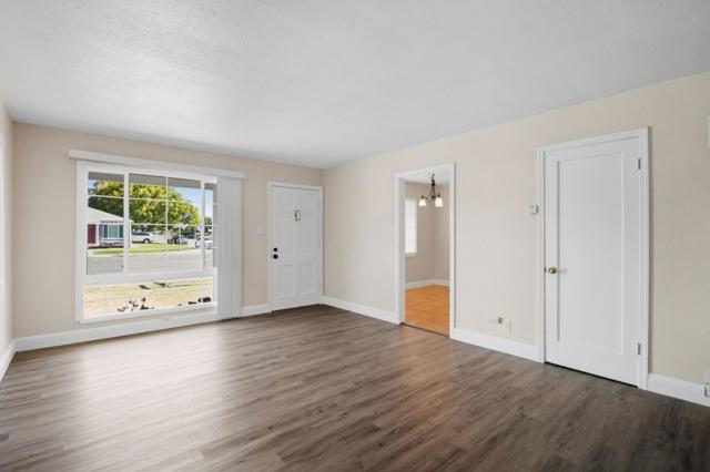 957 Oakwood Avenue, Vallejo CA: https://media.crmls.org/mediaz/08525fe3-7ef1-40fe-aed5-1bea22951052.jpg