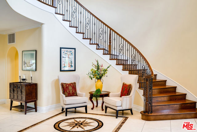 5966 ABERNATHY Drive, Los Angeles CA: https://media.crmls.org/mediaz/0852ab1b-1cae-4498-85f3-d8b541a7693e.jpg