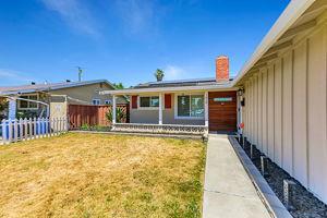 1868 Crinan Drive, San Jose CA: https://media.crmls.org/mediaz/08536704-676f-4802-b448-feaac4740afc.jpg