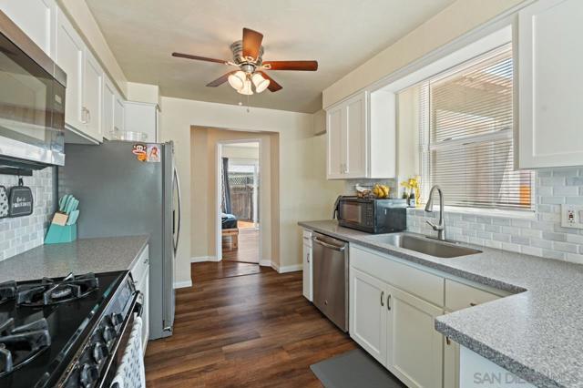 6926 28 Amherst St, San Diego CA: https://media.crmls.org/mediaz/085413eb-c1f5-46ea-a288-0f90f0e5eb3a.jpg