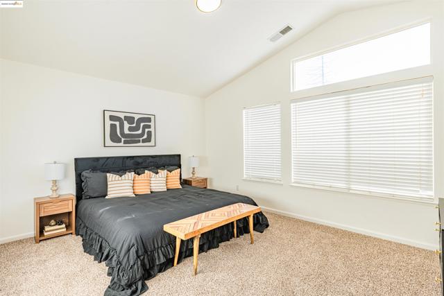 5425 Spur St, Riverbank CA: https://media.crmls.org/mediaz/08541bb2-902a-49cf-a4bb-485116ab8f15.jpg