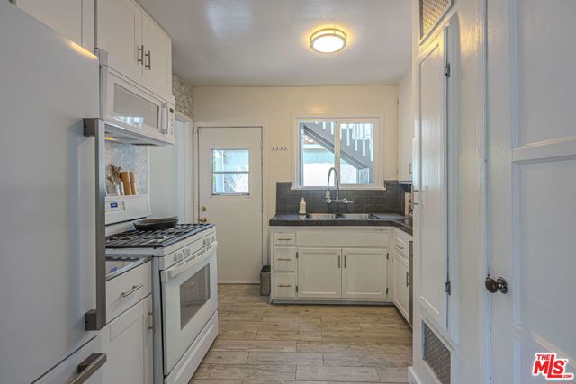 1760 18th Street, Apt A photo 4