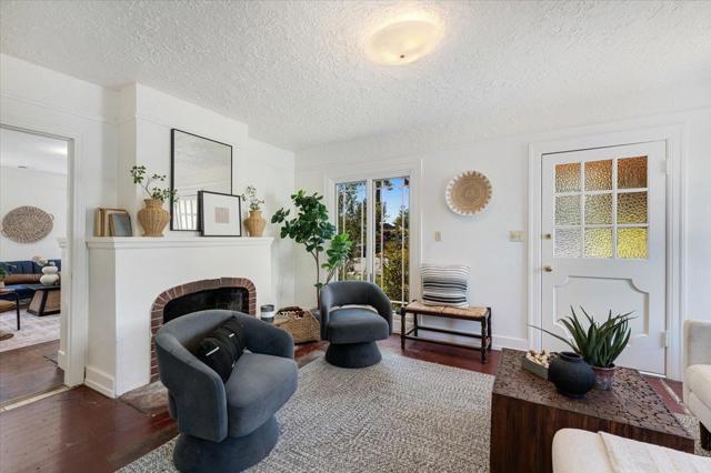 806 Seabright Avenue, Santa Cruz CA: https://media.crmls.org/mediaz/0855ec55-8e04-47ab-af26-17926ceee8f2.jpg
