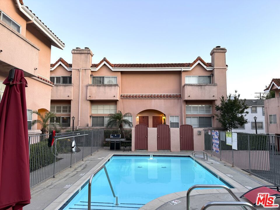 7320 Balboa Boulevard #123