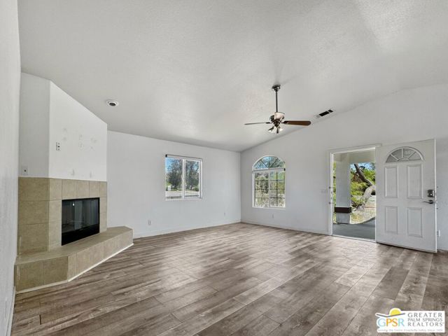 16653 Bubbling Wells Road, Desert Hot Springs CA: https://media.crmls.org/mediaz/0856a78c-a814-408d-8fbf-162e31a1ed65.jpg
