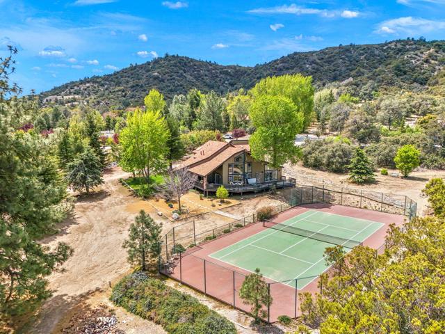 36958 Goldshot Creek Road, Mountain Center CA: https://media.crmls.org/mediaz/0857b151-1134-4db4-85ab-03ec8f74408e.jpg