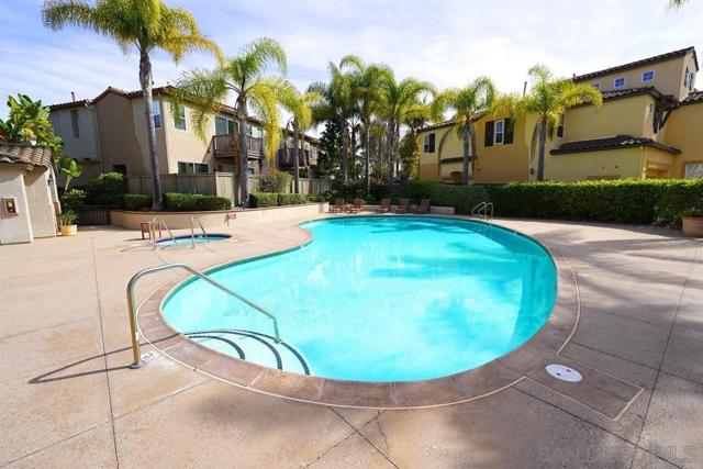 6464 Terraza Portico, Carlsbad CA: https://media.crmls.org/mediaz/0857bd08-2e7b-4485-b9f8-852ed1cc754f.jpg