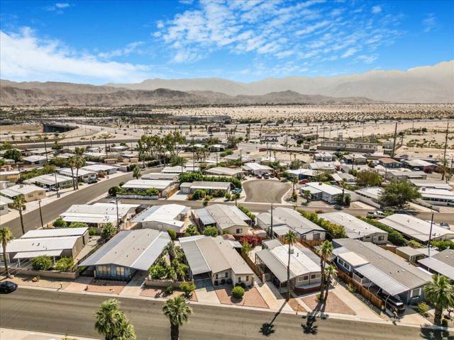 32857 Bloomfield Avenue, Thousand Palms CA: https://media.crmls.org/mediaz/0857f366-4b3b-4aa0-a093-23b20186b170.jpg