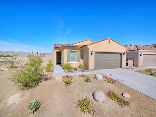 10 Zinfandel, Rancho Mirage CA: https://media.crmls.org/mediaz/08586ae6-dd98-4973-b7bf-72fadafecee3.jpg