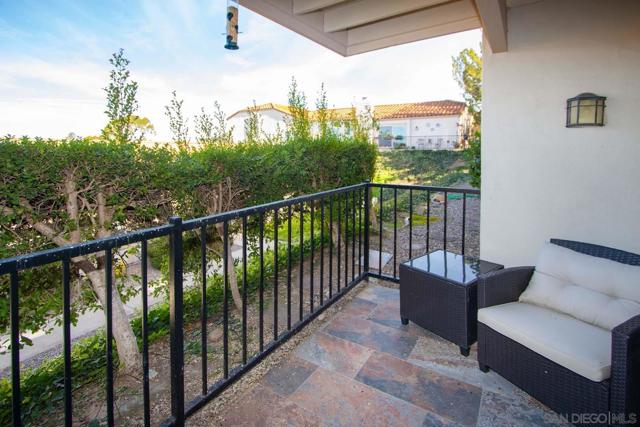 17453 Plaza Cerado, San Diego CA: https://media.crmls.org/mediaz/0858909f-7bcb-40ac-9f81-4ac0a0dc4f63.jpg