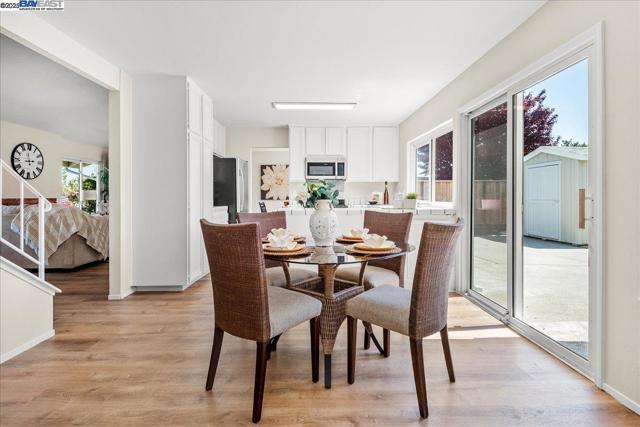 4848 Nadine Ct, Union City CA: https://media.crmls.org/mediaz/085924fb-ab9d-49b6-aedc-50185efce366.jpg