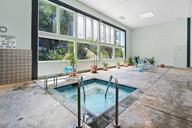 542 Ebbtide Circle, Port Hueneme CA: https://media.crmls.org/mediaz/0859ef86-cd4e-44f4-b0c9-5291192b2d43.jpg