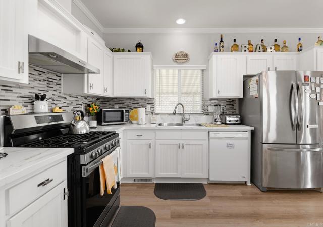 Detail Gallery Image 7 of 25 For 718 Sycamore Ave #14,  Vista,  CA 92083 - 3 Beds | 2 Baths