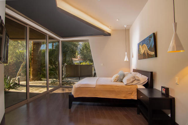 740 N Prescott Drive, Palm Springs CA: https://media.crmls.org/mediaz/085a3f9e-2f41-4d2f-b12c-a050c93cdc95.jpg