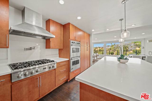 16755 Encino Hills Drive, Encino CA: https://media.crmls.org/mediaz/085b4341-237f-4f65-912d-18ae81fc23c9.jpg