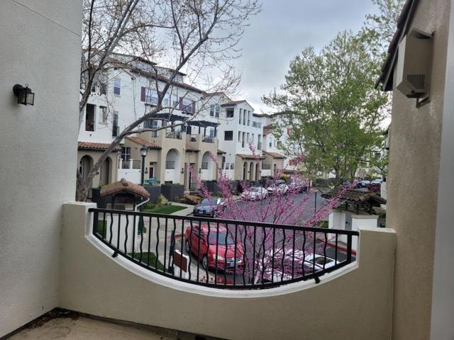 4171 Clarinbridge Circle, Dublin CA: https://media.crmls.org/mediaz/085c5a96-6a3c-4b51-9775-0a37b014e15e.jpg