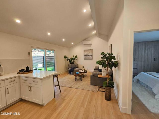 2651 Sirius Street, Thousand Oaks CA: https://media.crmls.org/mediaz/085cb12f-9895-48a0-a8e1-5078f57cb9f1.jpg