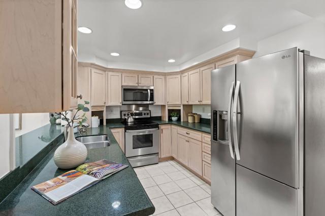 522 Thain Way, Palo Alto CA: https://media.crmls.org/mediaz/085d2ce6-863f-45a2-b540-ab61c17ed714.jpg