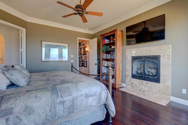 16677 Falcon Heights Rd, Ramona CA: https://media.crmls.org/mediaz/085db827-9f0c-4a85-9e4f-3fb1afde5307.jpg