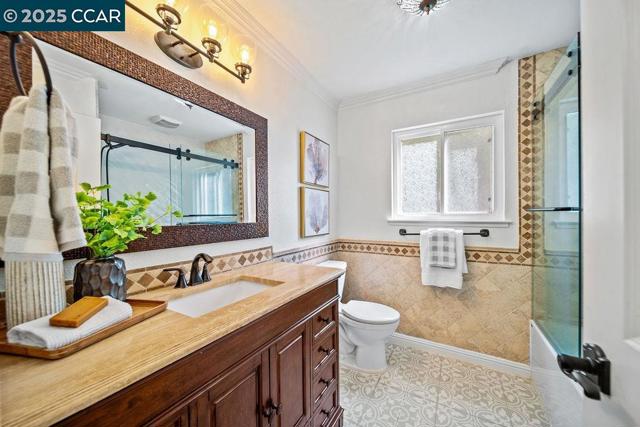 21 Mirango Ct, Clayton CA: https://media.crmls.org/mediaz/085eb7d8-551a-41fc-9d87-62f0ae4f1d18.jpg