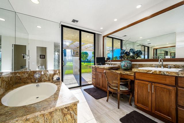 15 Duke Drive, Rancho Mirage CA: https://media.crmls.org/mediaz/085fc2e1-b271-42fa-95a2-6e39de5122ad.jpg