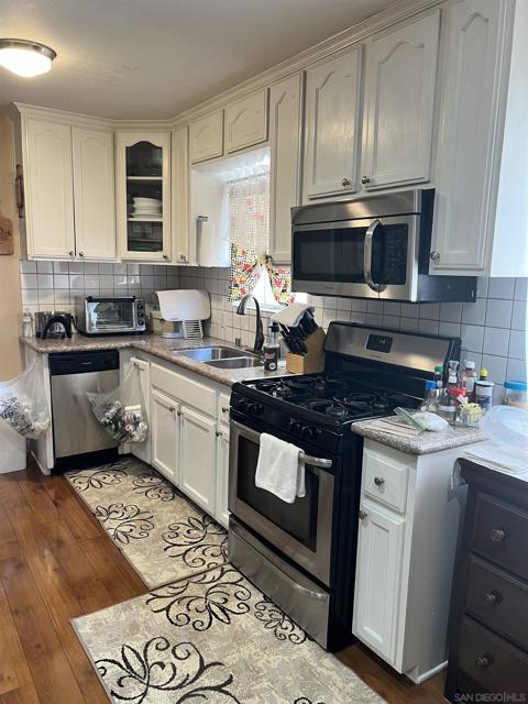 1622 W 223Rd St, Torrance CA: https://media.crmls.org/mediaz/086077b7-f25a-41ce-a967-4c25ef756dcb.jpg