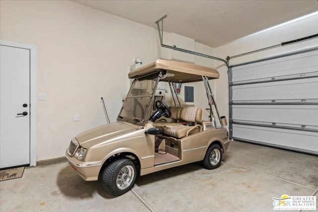 17 Cork Tree, Rancho Mirage CA: https://media.crmls.org/mediaz/0862359d-3a39-4cd2-8a25-b500b3378f80.jpg