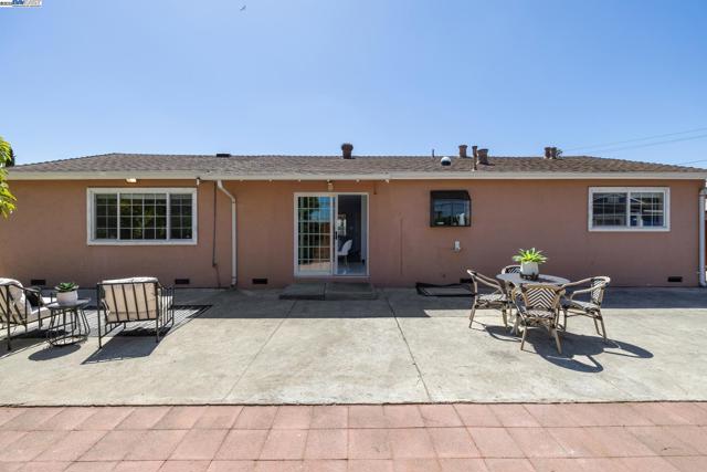 2435 Catalpa Way, Hayward CA: https://media.crmls.org/mediaz/08631c5d-3102-466d-b8ac-c66a8a29ea6b.jpg