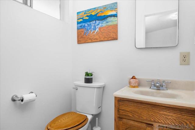 13752 Frame Rd, Poway CA: https://media.crmls.org/mediaz/086339e9-c43e-4faa-a86d-dc68492b9c33.jpg