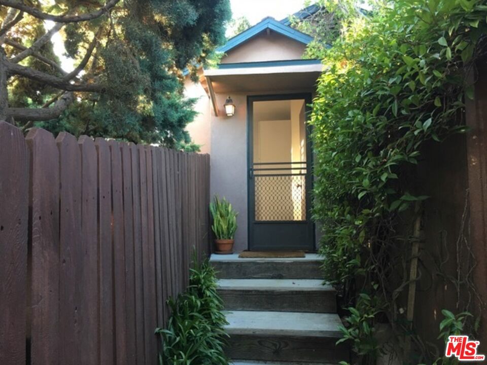 3127 18TH Street #GuestHouse