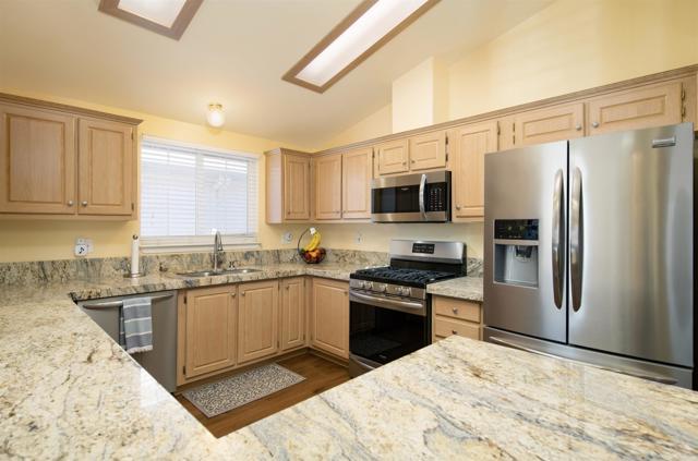 Detail Gallery Image 1 of 1 For 27250 Murrieta Rd Spc 214, Menifee,  CA 92586 - 2 Beds | 2 Baths