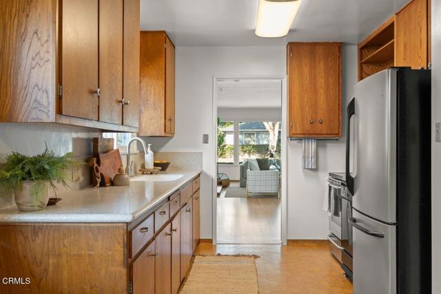 209 Dorothy Avenue, Ventura CA: https://media.crmls.org/mediaz/0863b644-d7ee-41c7-8863-b11c8ed44607.jpg