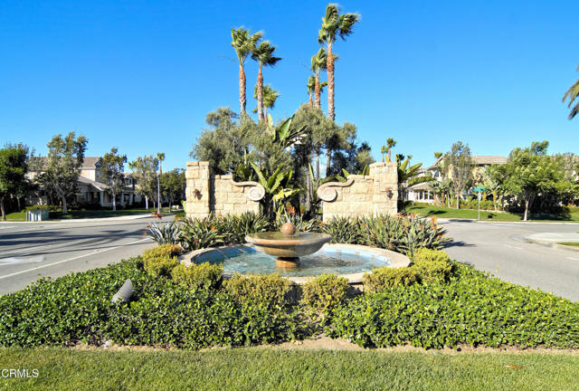 321 Town Forest Court, Camarillo CA: https://media.crmls.org/mediaz/086578b2-2d05-4a6e-b3b9-dae9dc673c92.jpg