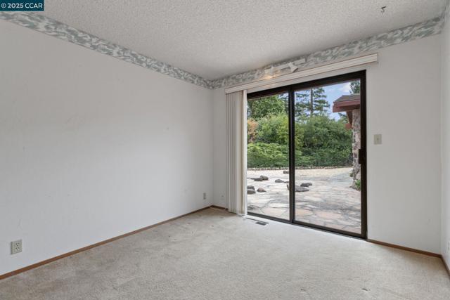 47 Bella Vista Ct, Diablo CA: https://media.crmls.org/mediaz/0865c4f6-5f34-4d5c-8852-8ac9865611bb.jpg